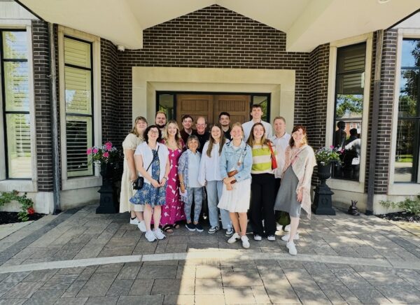 Bethel University students gather outside The Bruce before a farewell breakfast during their Stratford trip.